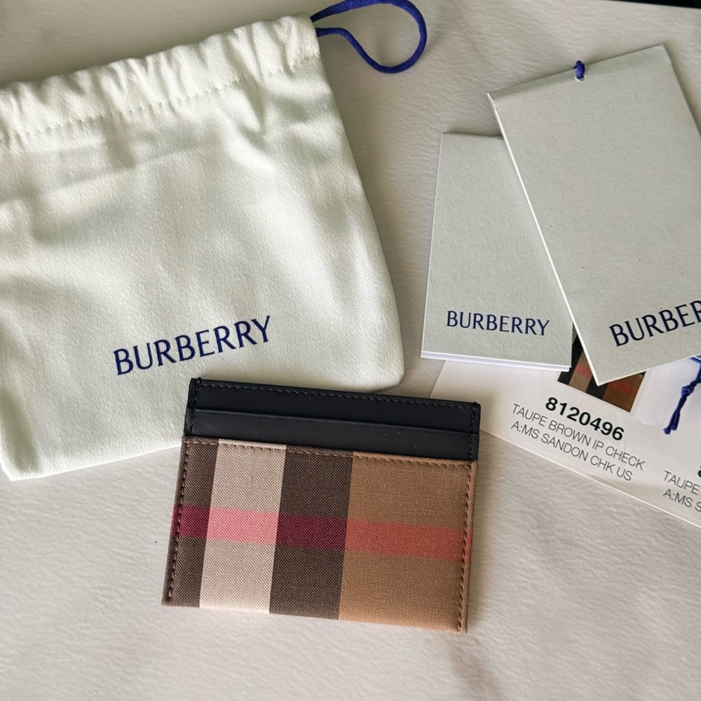 Burberry Vintage Check Card Holder Brand New!